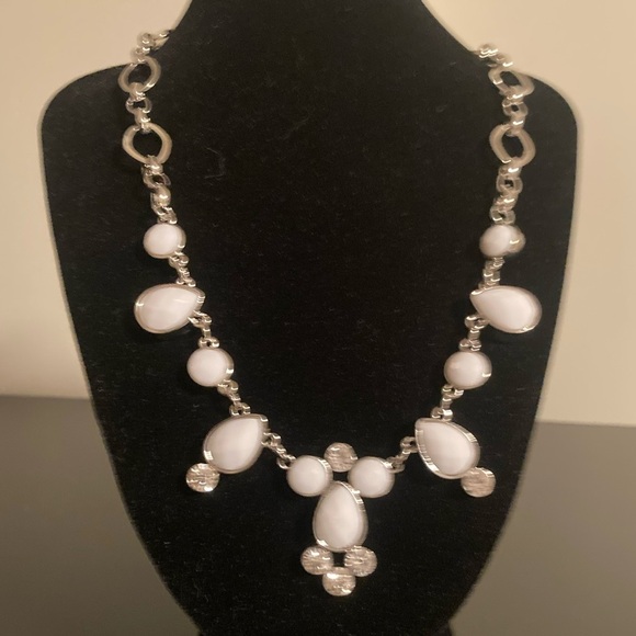 Charming Charlie RSVP “White Party” silver tone necklace with Rhinestones - Picture 5 of 6